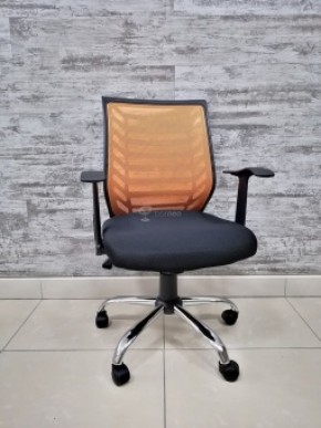 Кресло Barneo K-138 для персонала (черная ткань оранжевая сетка) в Глазове - glazov.ok-mebel.com | фото
